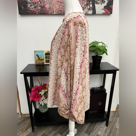 ENTRO Women’s Tunic Top Blouse Pink Snake Print Size L V Neck Balloon Sleeve - Picture 8 of 13